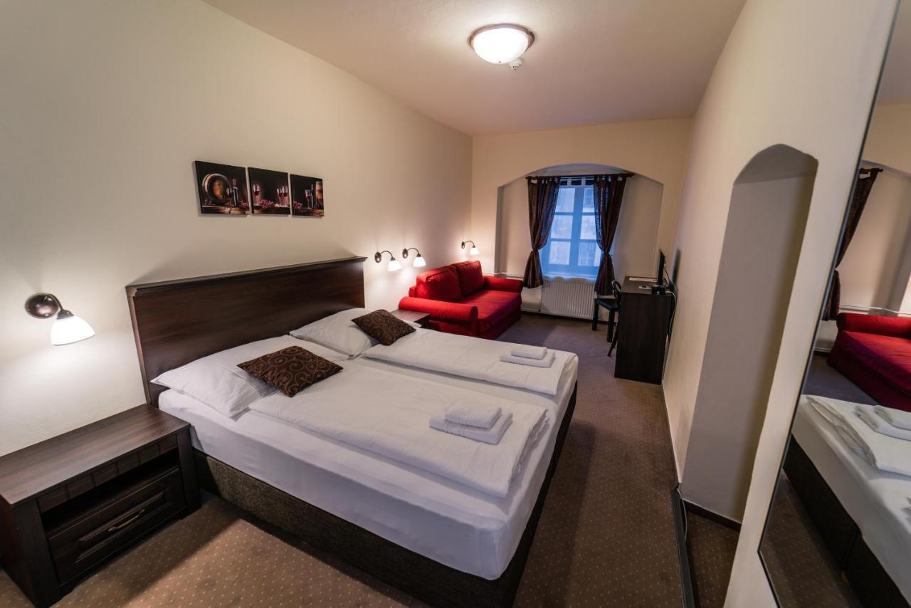 Hotel Koruna Прахатице Экстерьер фото