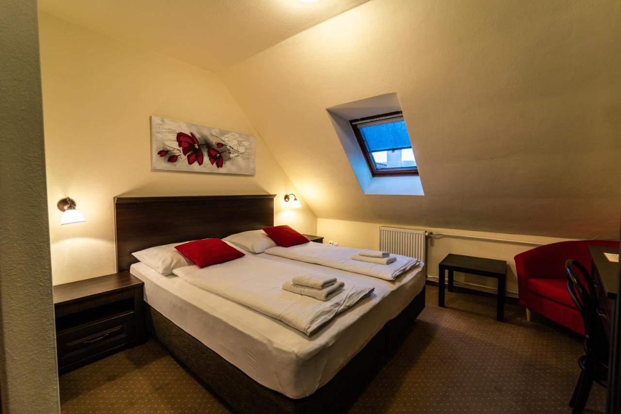 Hotel Koruna Прахатице Экстерьер фото