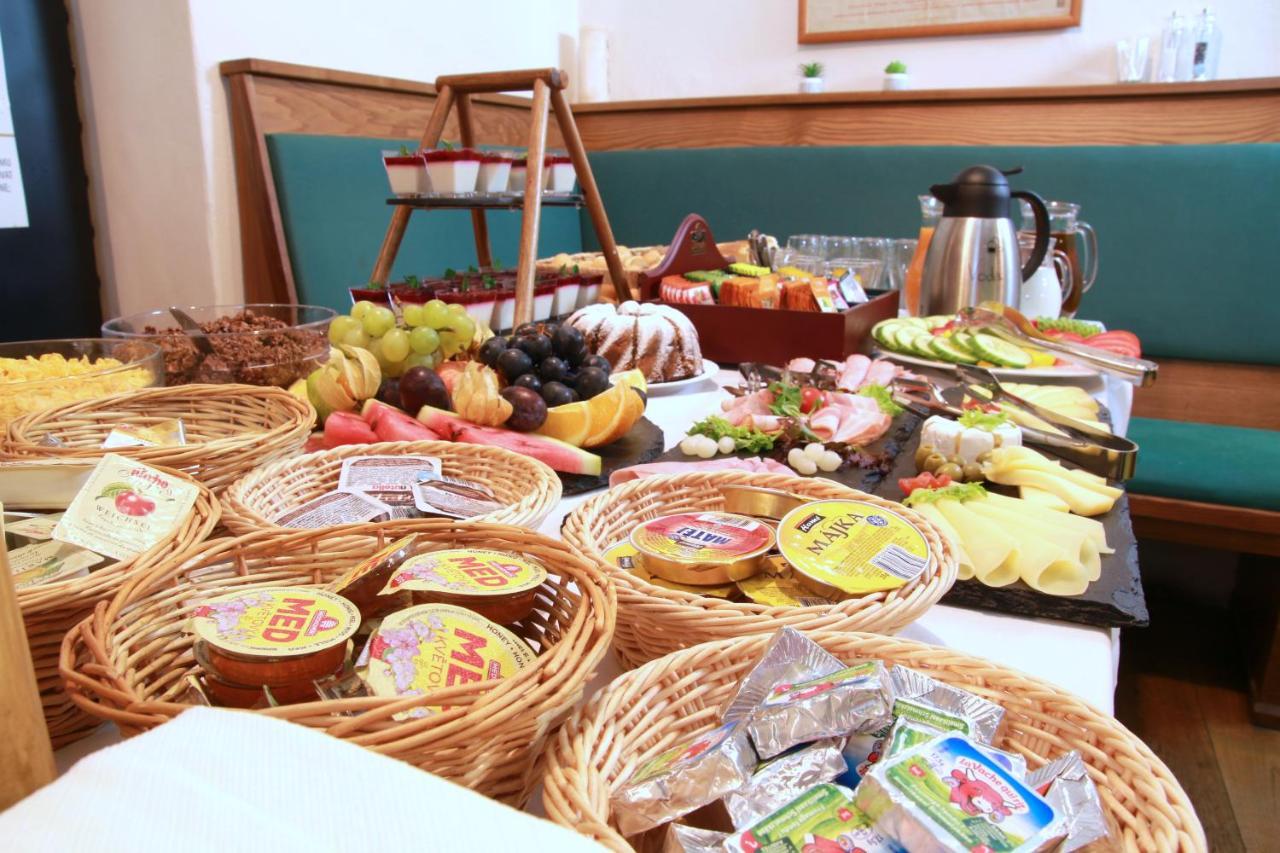 Hotel Koruna Прахатице Экстерьер фото