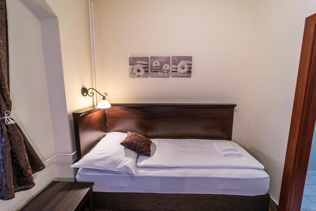 Hotel Koruna Прахатице Экстерьер фото