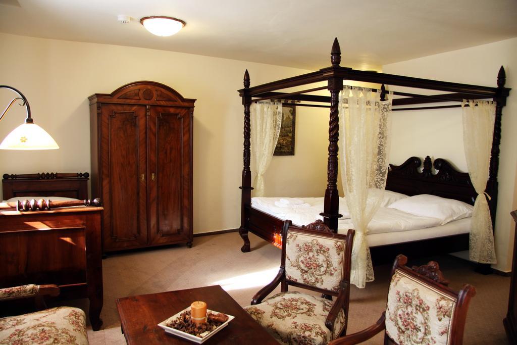 Hotel Koruna Прахатице Экстерьер фото
